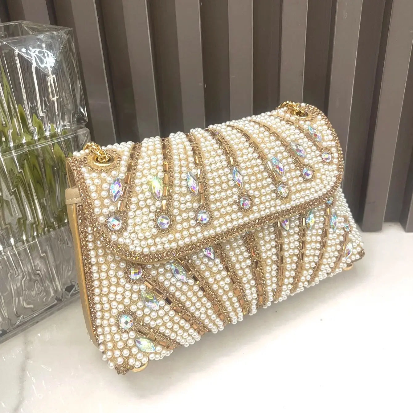 Bolsa Clutch com Cristais Brilhantes