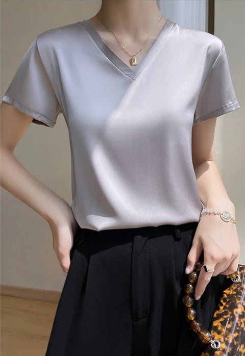 https://rario10.com.br/products/camisetas-femininas-basicas-solidas-gola-v?_pos=1&_sid=2eb4ef826&_ss=r