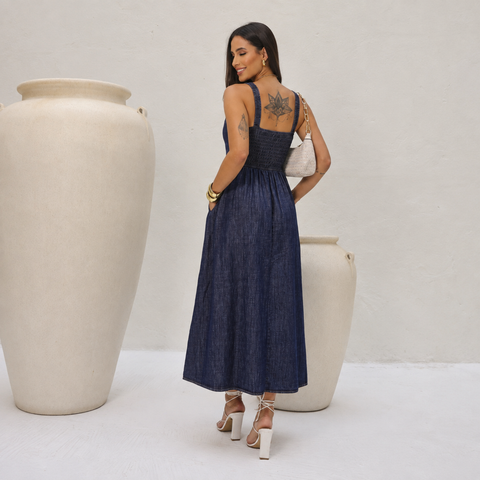 Vestido Jeans Midi Elegance de Alça, Bolsos e Elastico nas Costas
