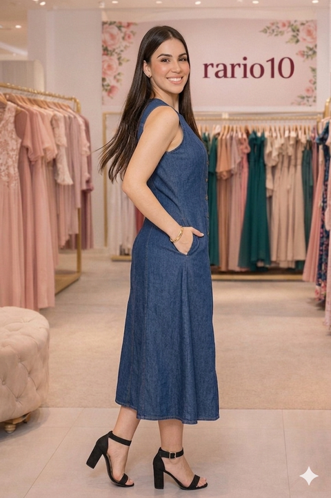 Vestido Midi Sem Mangas Jeans Com Bolsos Laterais e Botões