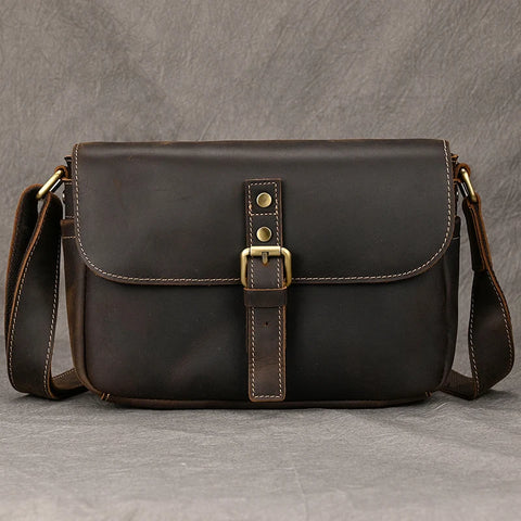 https://rario10.com.br/products/bolsa-de-ombro-de-couro-newsbirds-bolsa-crossbody-bolsas-crossbody-masculinas-de-couro-genuino-bolsa-de-couro-crazy-horse-vintage-sling?variant=41364648689754