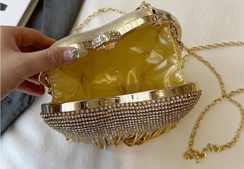 https://rario10.com.br/products/bolsa-feminina-coracao-e-diamantes-sophia-mist?_pos=1&_sid=e357c9026&_ss=r