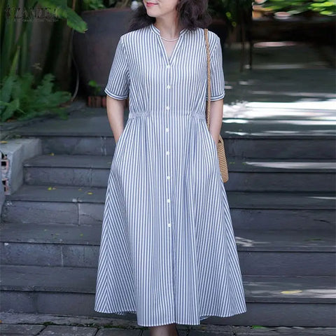 Vestido Feminino Listrado Com botões
