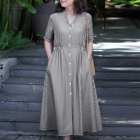 Vestido Feminino Listrado Com botões