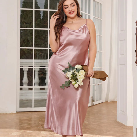 Vestido Longo em Cetim Feminino | Elegância Plus Size