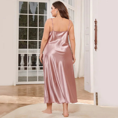 Vestido Longo em Cetim Feminino | Elegância Plus Size