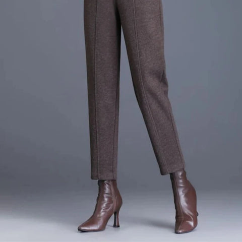 https://rario10.com.br/products/calca-feminina-de-la-pantalona?variant=41469907828826