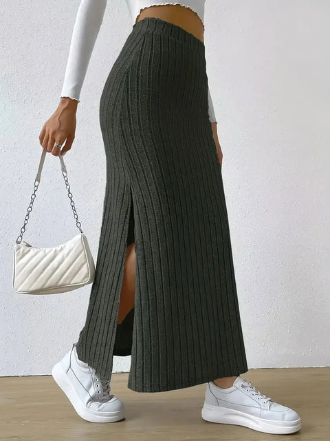 https://rario10.com.br/products/saia-feminina-de-malha-com-fenda-lateral?variant=41648361537626