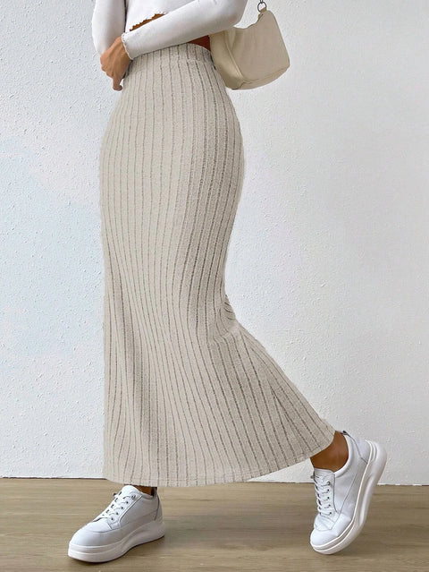 https://rario10.com.br/products/saia-feminina-de-malha-com-fenda-lateral?variant=41648361537626