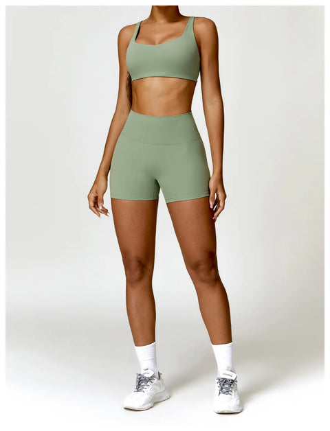 https://rario10.com.br/products/conjunto-feminino-fitness-top-e-shorts?_pos=1&_sid=50046bcb6&_ss=r