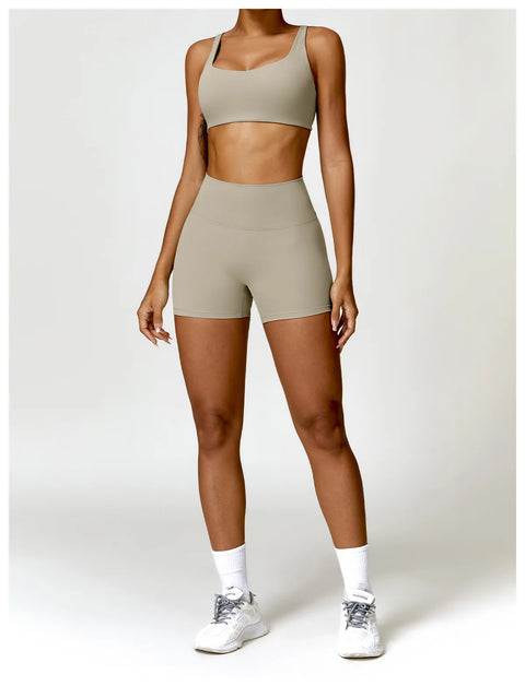 https://rario10.com.br/products/conjunto-feminino-fitness-top-e-shorts?_pos=1&_sid=50046bcb6&_ss=r