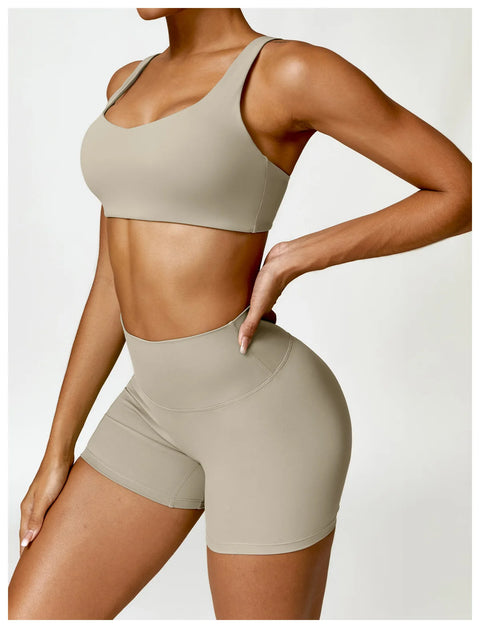 https://rario10.com.br/products/conjunto-feminino-fitness-top-e-shorts?_pos=1&_sid=50046bcb6&_ss=r