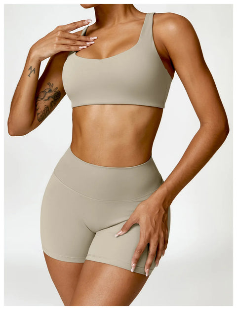 https://rario10.com.br/products/conjunto-feminino-fitness-top-e-shorts?_pos=1&_sid=50046bcb6&_ss=r