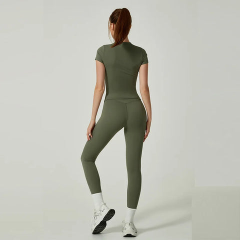 https://rario10.com.br/products/conjunto-leggings-de-duas-pecas-manga-curta?_pos=1&_sid=c8c0f3e82&_ss=r