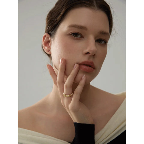https://rario10.com.br/products/anel-branco-esmaltado-em-aco-inoxidavel-dourado?_pos=1&_sid=b6428fb2c&_ss=r