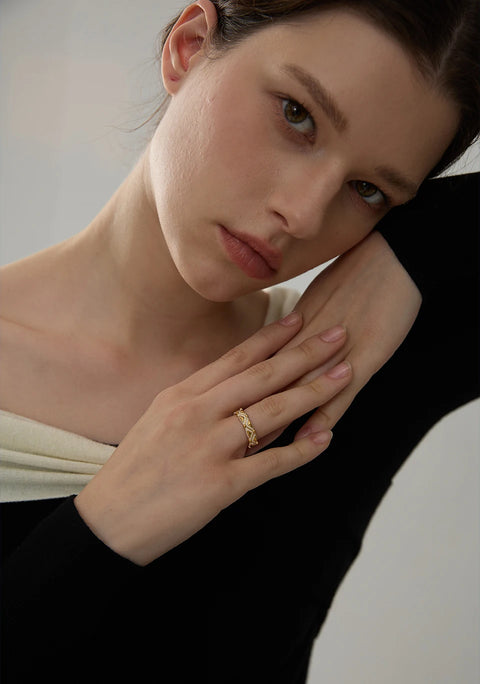 https://rario10.com.br/products/anel-branco-esmaltado-em-aco-inoxidavel-dourado?_pos=1&_sid=b6428fb2c&_ss=r