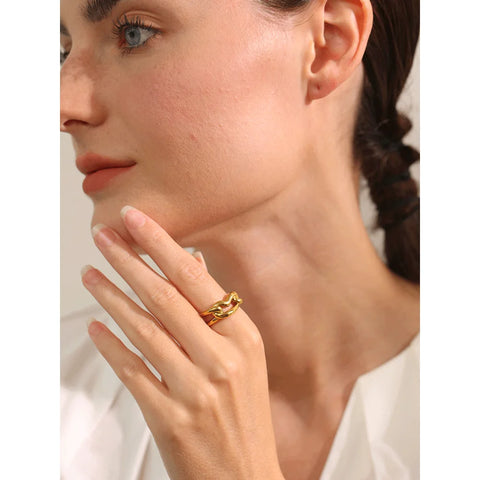 https://rario10.com.br/products/anel-coracao-dourado-geometrico?_pos=1&_sid=b5a12a875&_ss=r