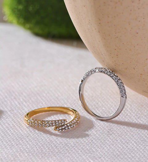 https://rario10.com.br/products/anel-fino-ajustavel-em-ouro-18k?_pos=1&_sid=4e2cdac3c&_ss=r&variant=41837380370522