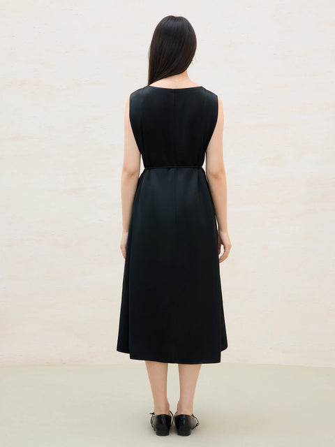 https://rario10.com.br/products/vestido-longo-preto-de-acetato?_pos=1&_sid=74d2215f0&_ss=r