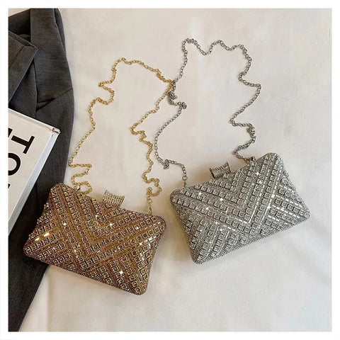 https://rario10.com.br/products/bolsa-clutch-luxo-dourada-e-prata?_pos=1&_sid=392950984&_ss=r&variant=41900621332570