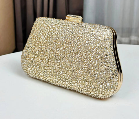 https://rario10.com.br/products/bolsa-feminina-luna-serene?_pos=1&_sid=c0a4415a3&_ss=r