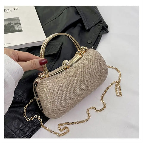 https://rario10.com.br/products/bolsa-cultch-feminina-nina-blossom?_pos=1&_sid=066cee786&_ss=r