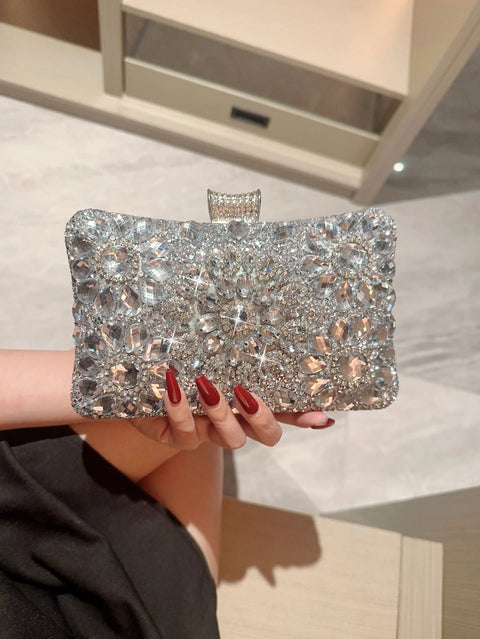 https://rario10.com.br/products/bolsa-clutch-com-brilhante-cara-willow