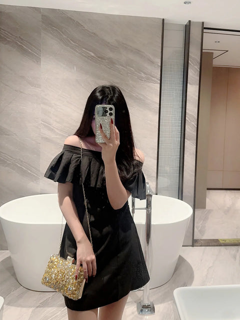 https://rario10.com.br/products/bolsa-clutch-com-brilhante-cara-willow