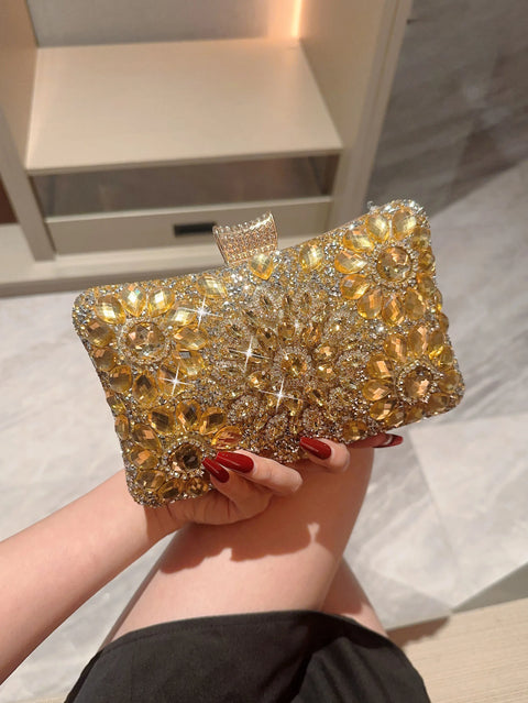 https://rario10.com.br/products/bolsa-clutch-com-brilhante-cara-willow