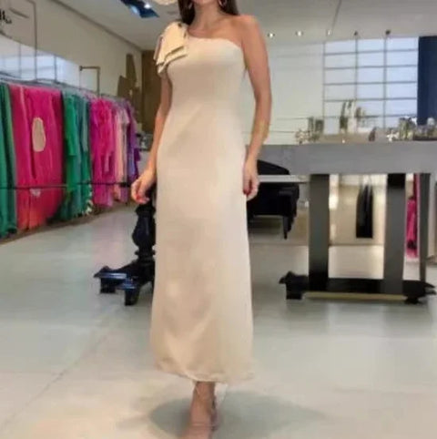 https://rario10.com.br/products/vestido-feminino-sem-mangas-gola-diagonal?variant=41610838081626
