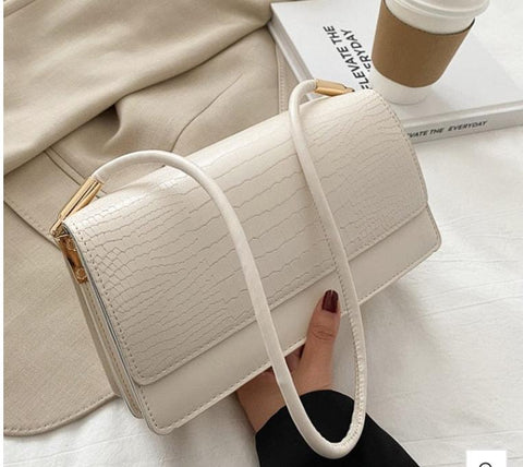 Bolsa Feminina De Ombro Em Couro
